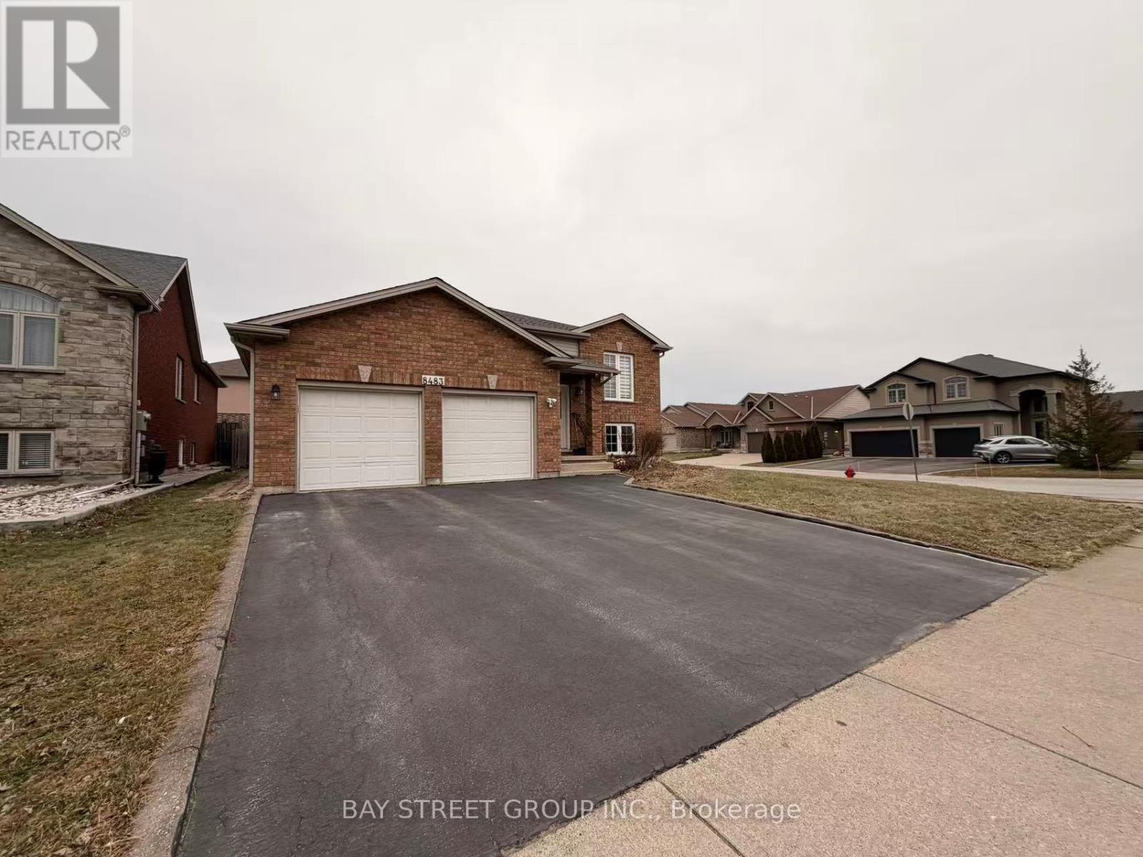 8483 Glavcic Drive, Niagara Falls, Ontario  L2H 0B5 - Photo 3 - X12690902