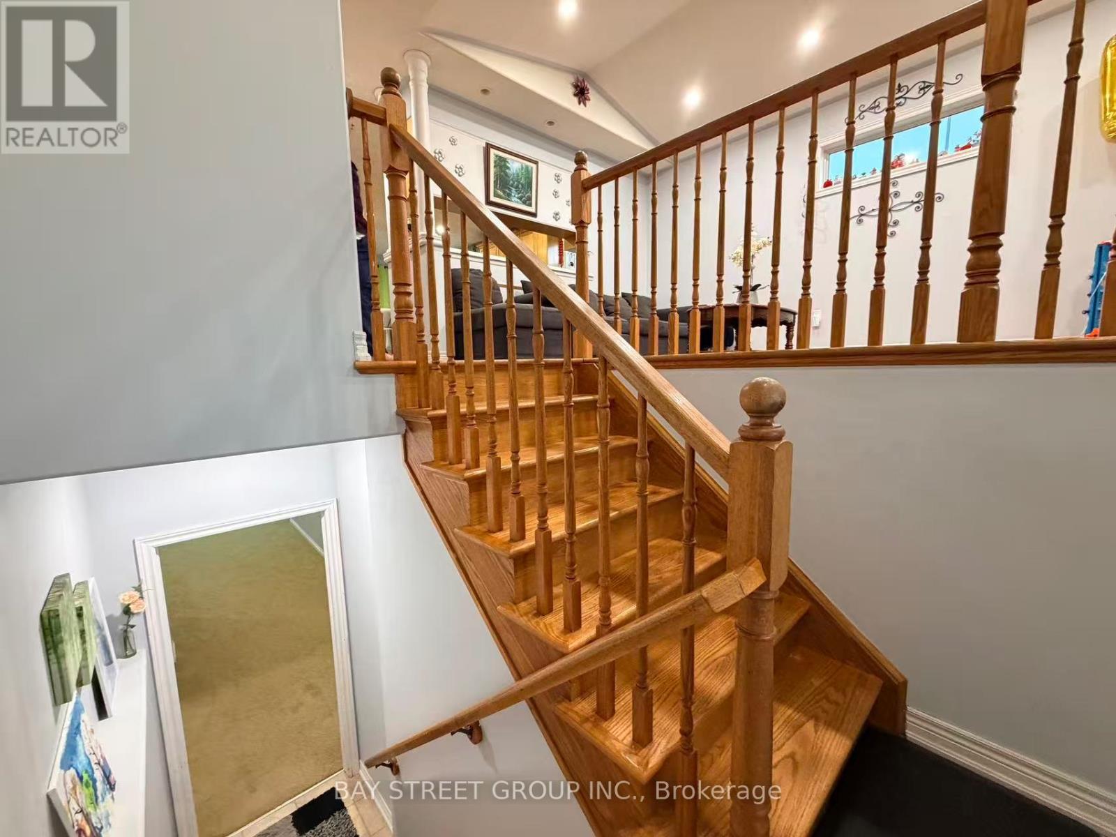 8483 Glavcic Drive, Niagara Falls, Ontario  L2H 0B5 - Photo 5 - X12690902