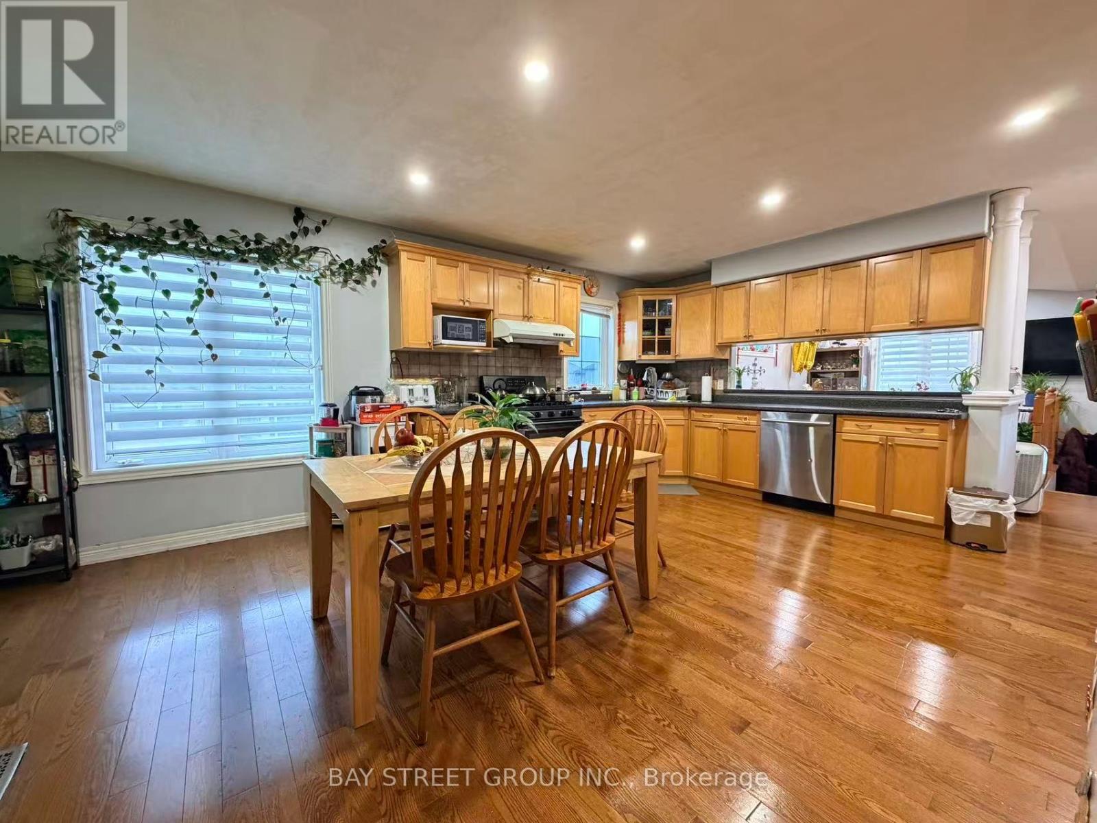 8483 Glavcic Drive, Niagara Falls, Ontario  L2H 0B5 - Photo 8 - X12690902