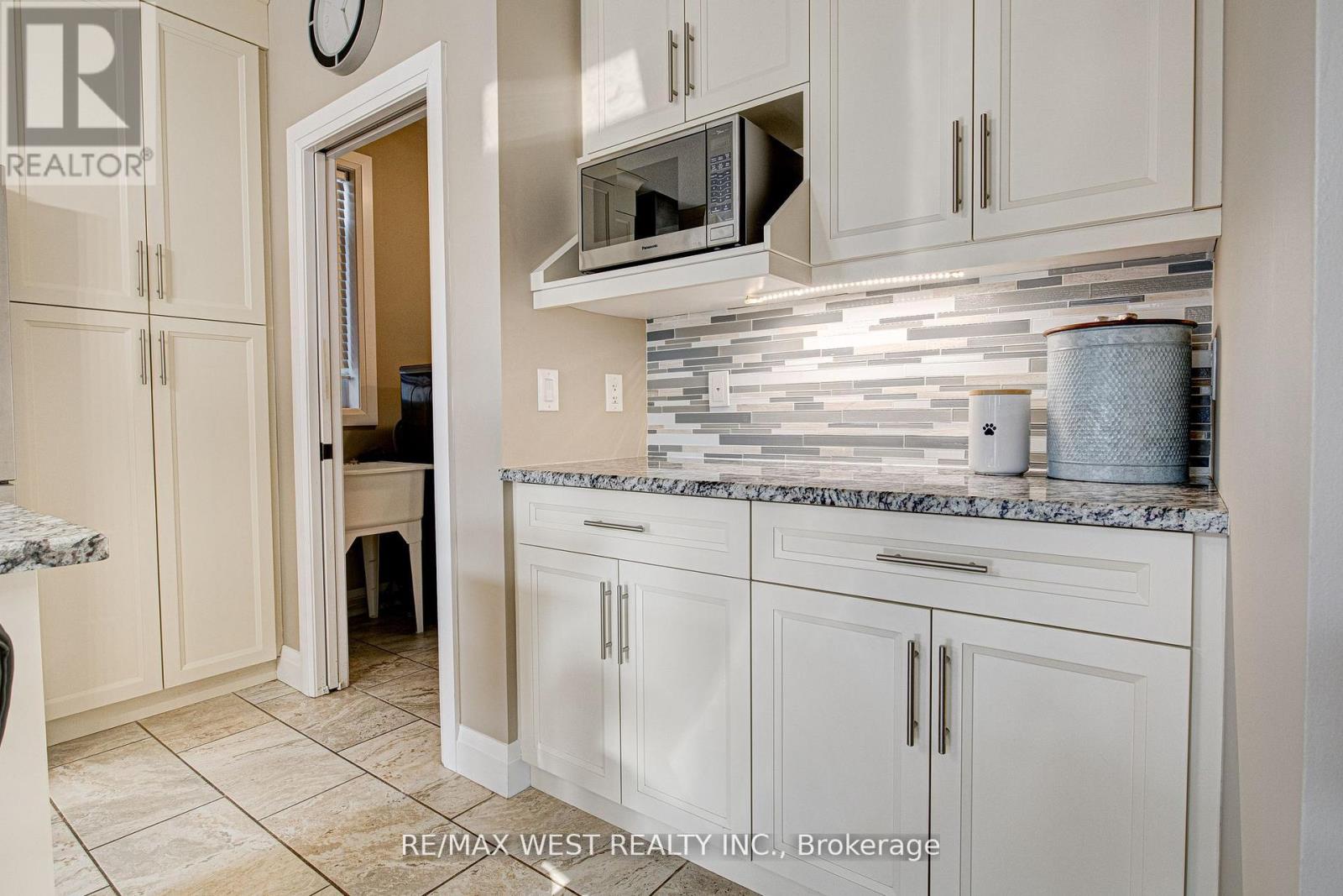 68 Challenger Avenue, North Dumfries, Ontario  N0B 1E0 - Photo 13 - X12690910