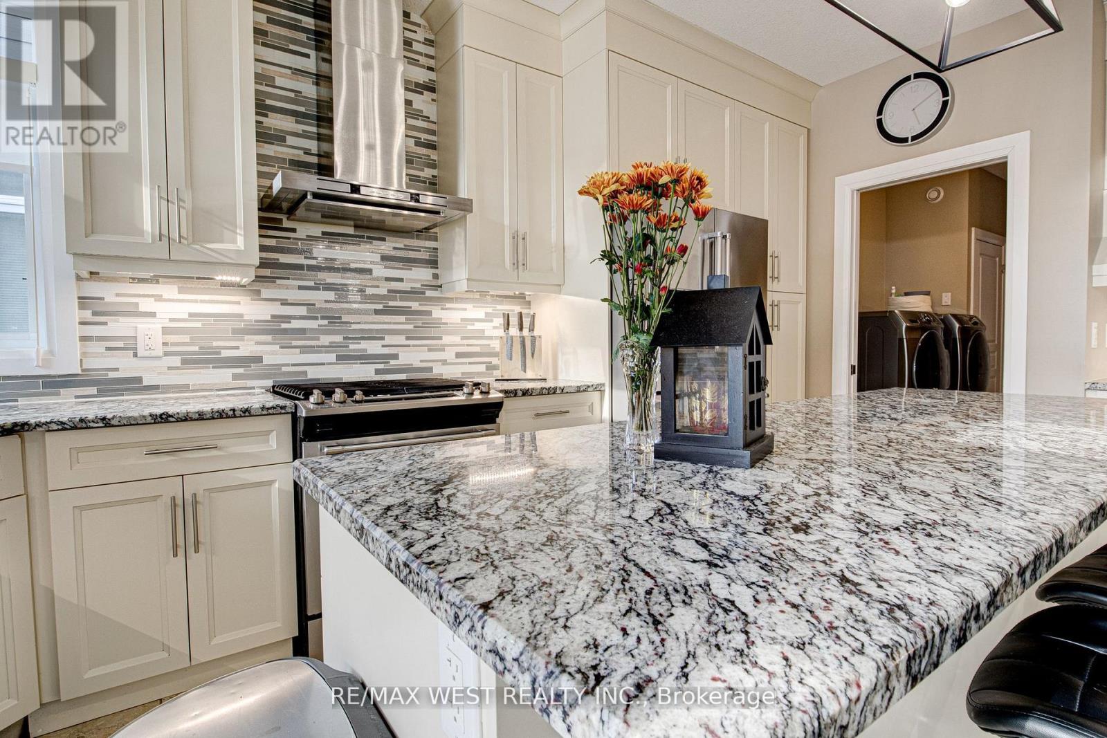 68 Challenger Avenue, North Dumfries, Ontario  N0B 1E0 - Photo 16 - X12690910