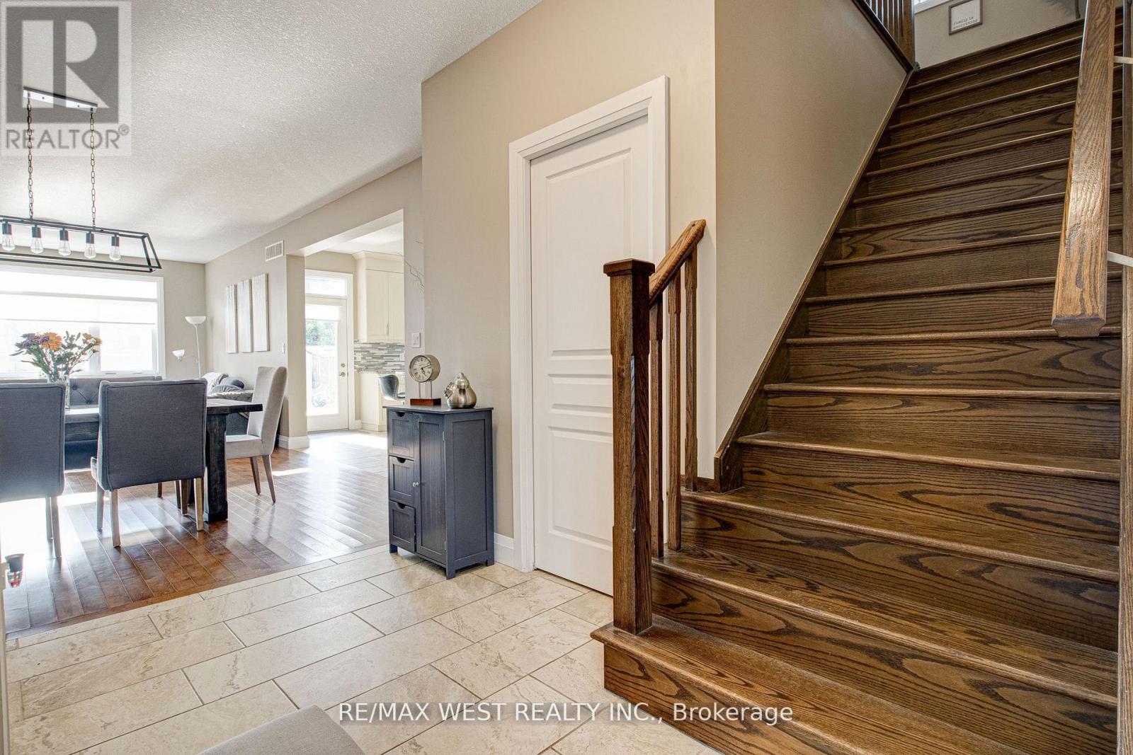 68 Challenger Avenue, North Dumfries, Ontario  N0B 1E0 - Photo 22 - X12690910