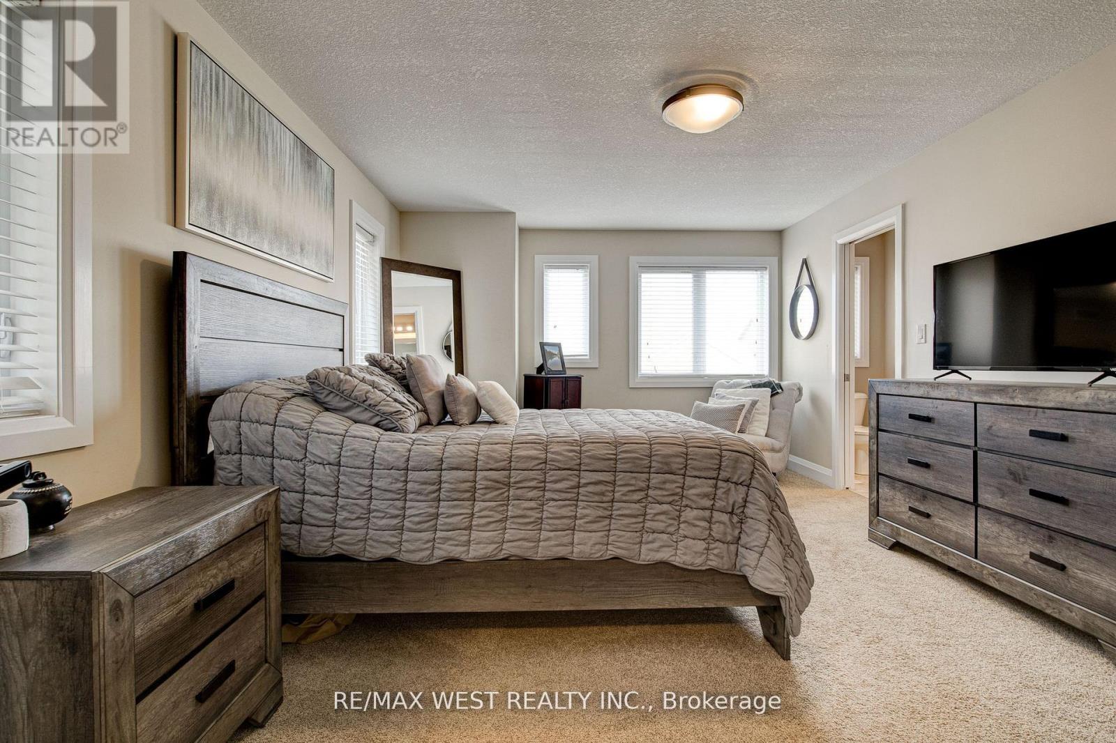 68 Challenger Avenue, North Dumfries, Ontario  N0B 1E0 - Photo 23 - X12690910