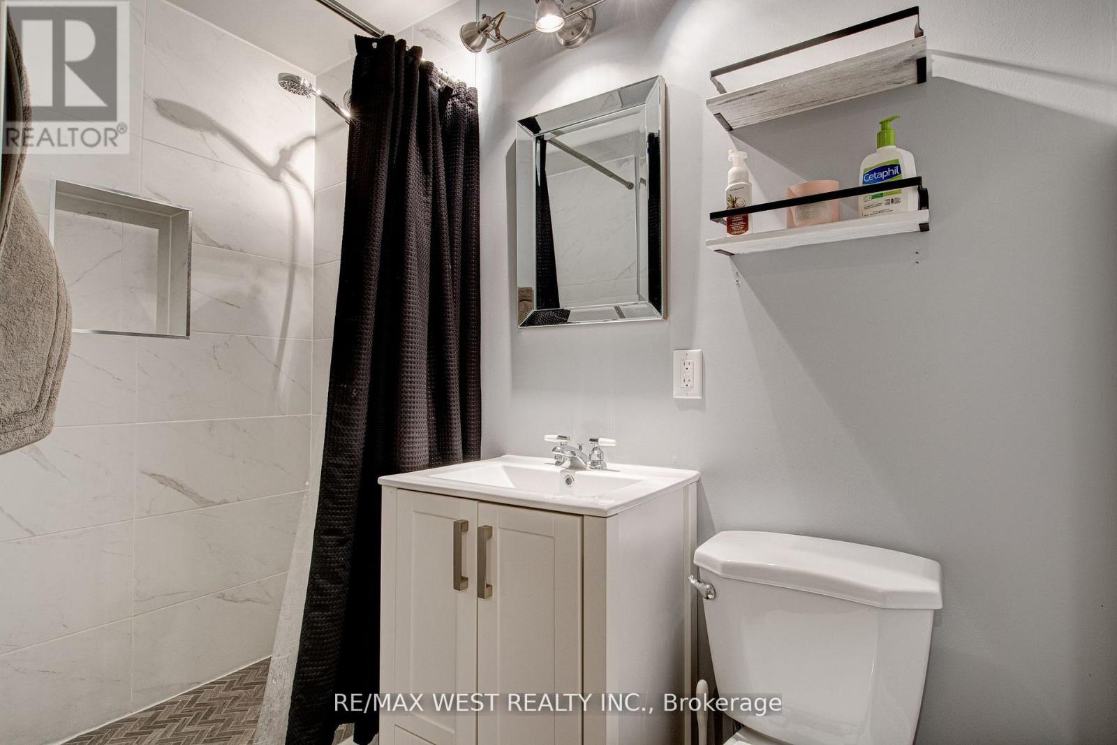 68 Challenger Avenue, North Dumfries, Ontario  N0B 1E0 - Photo 35 - X12690910