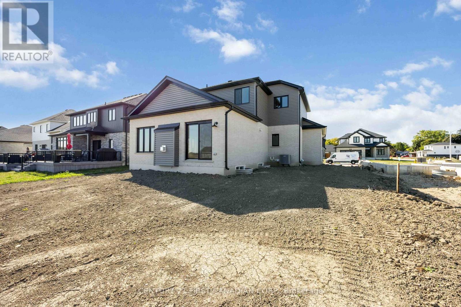 644 Ketter Way, Plympton-Wyoming, Ontario  N0N 1T0 - Photo 30 - X12690764