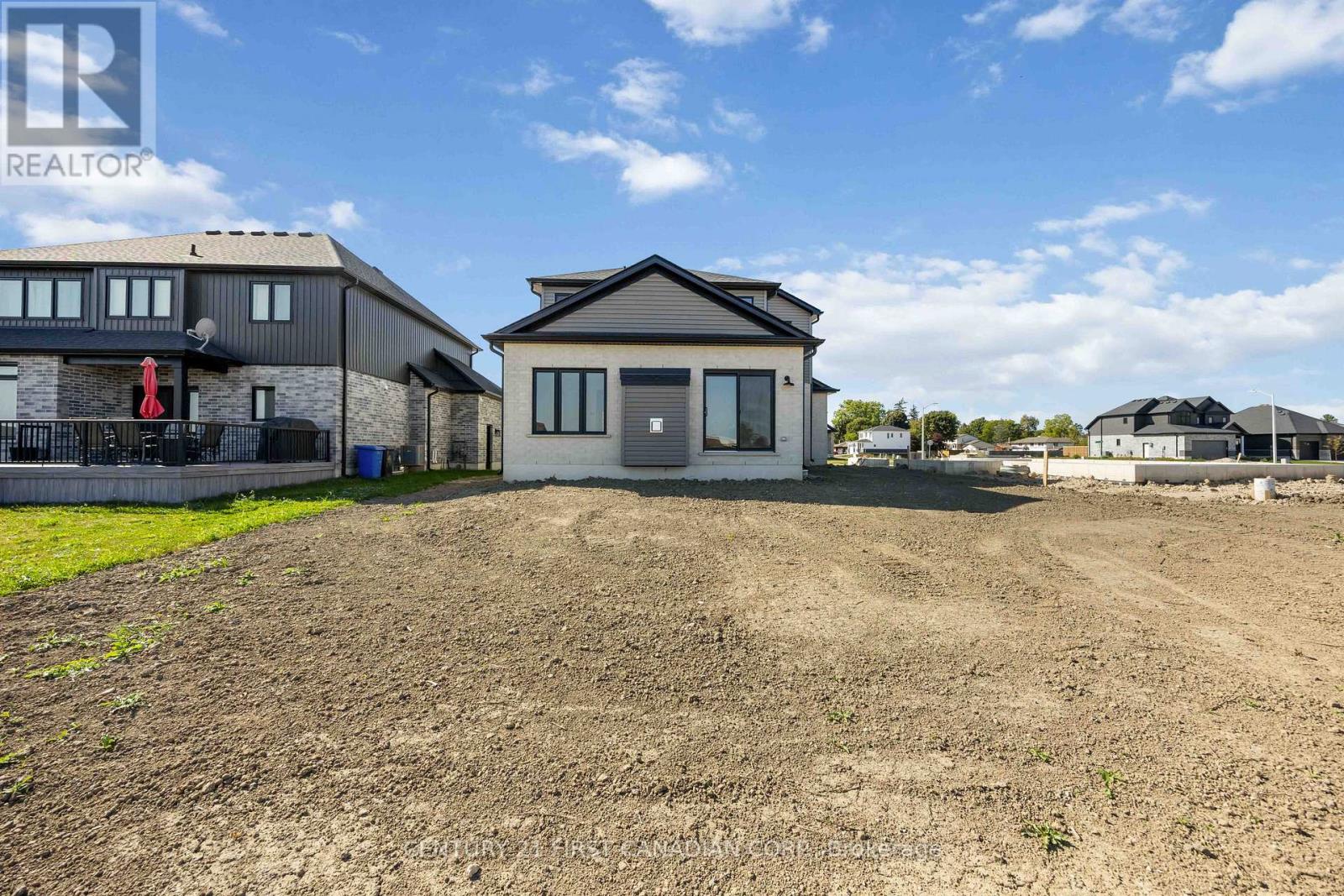 644 Ketter Way, Plympton-Wyoming, Ontario  N0N 1T0 - Photo 29 - X12690764