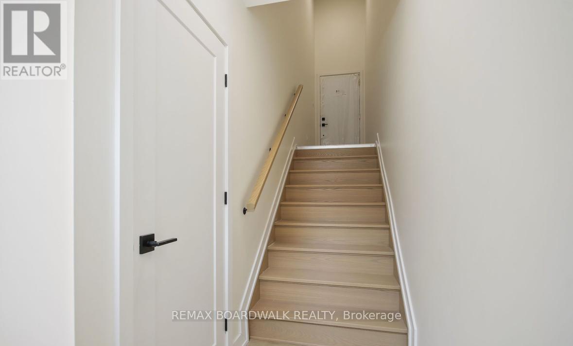 A2 - 241 Breezehill Avenue S, Ottawa, Ontario  K1Y 2J2 - Photo 3 - X12611196