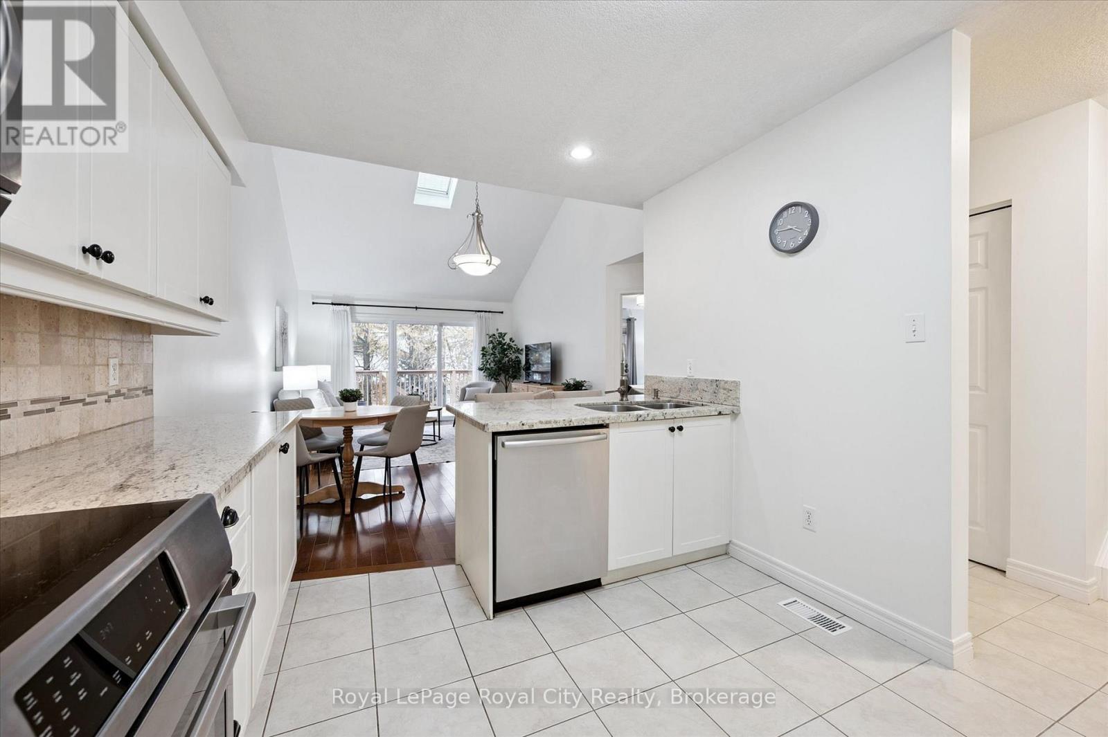 92 Schroder Crescent, Guelph, Ontario  N1E 7B4 - Photo 19 - X12691004