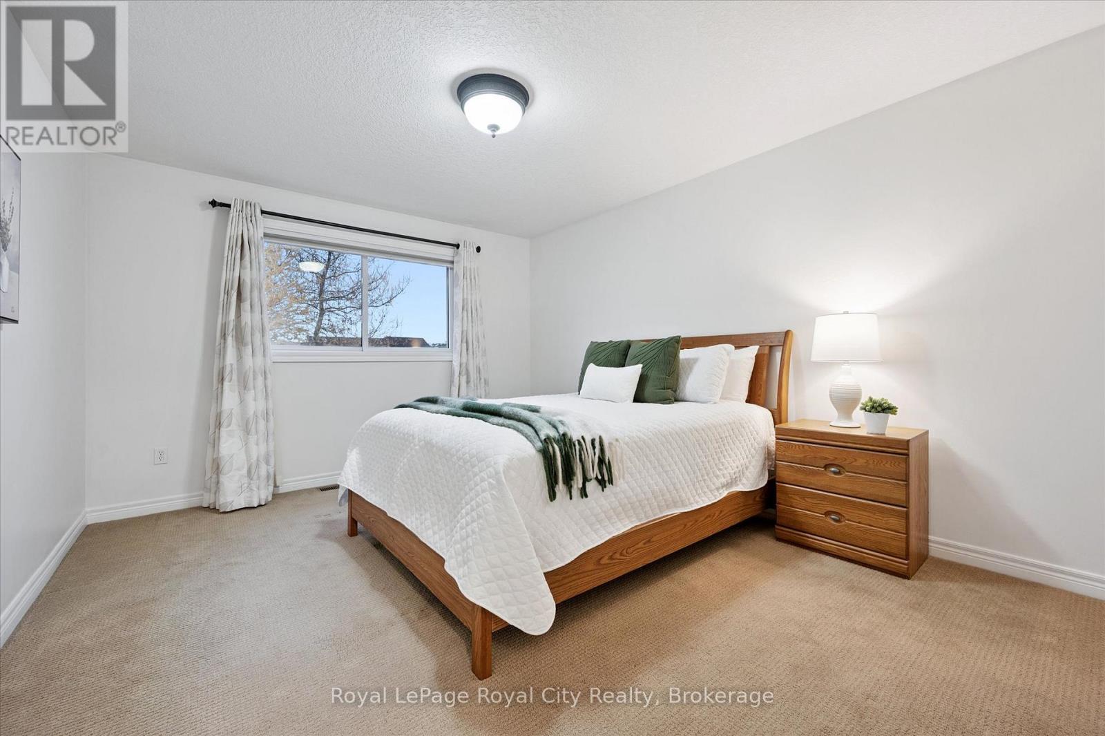 92 Schroder Crescent, Guelph, Ontario  N1E 7B4 - Photo 30 - X12691004