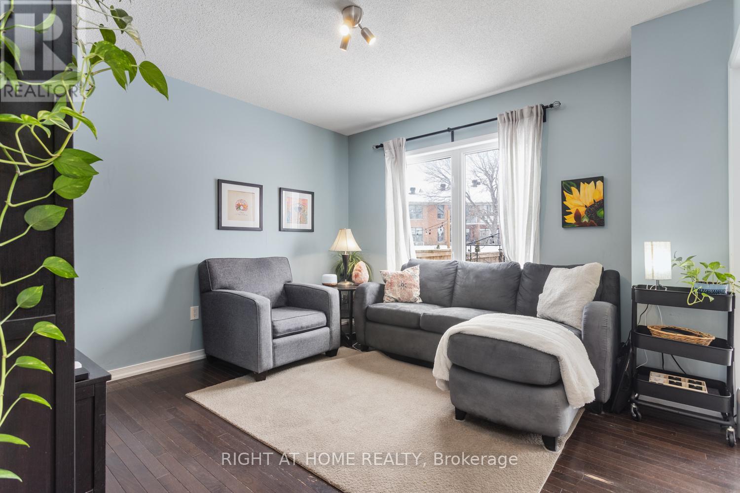 32 Rennie Street, Brock, Ontario L0C 1H0 - Photo 10 - N12691164