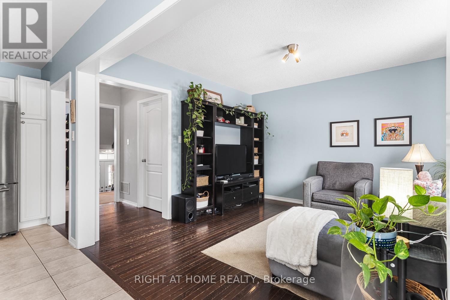 32 Rennie Street, Brock, Ontario L0C 1H0 - Photo 8 - N12691164