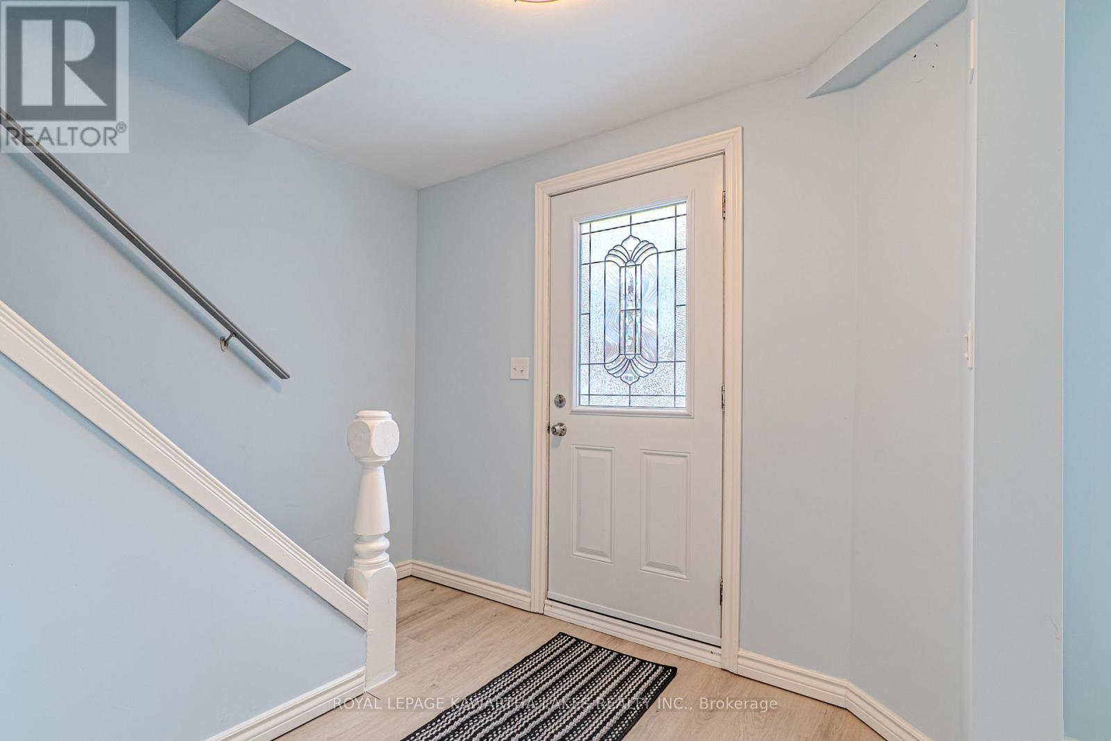 54 Glenelg Street W, Kawartha Lakes, Ontario  K9V 2V2 - Photo 11 - X12691070