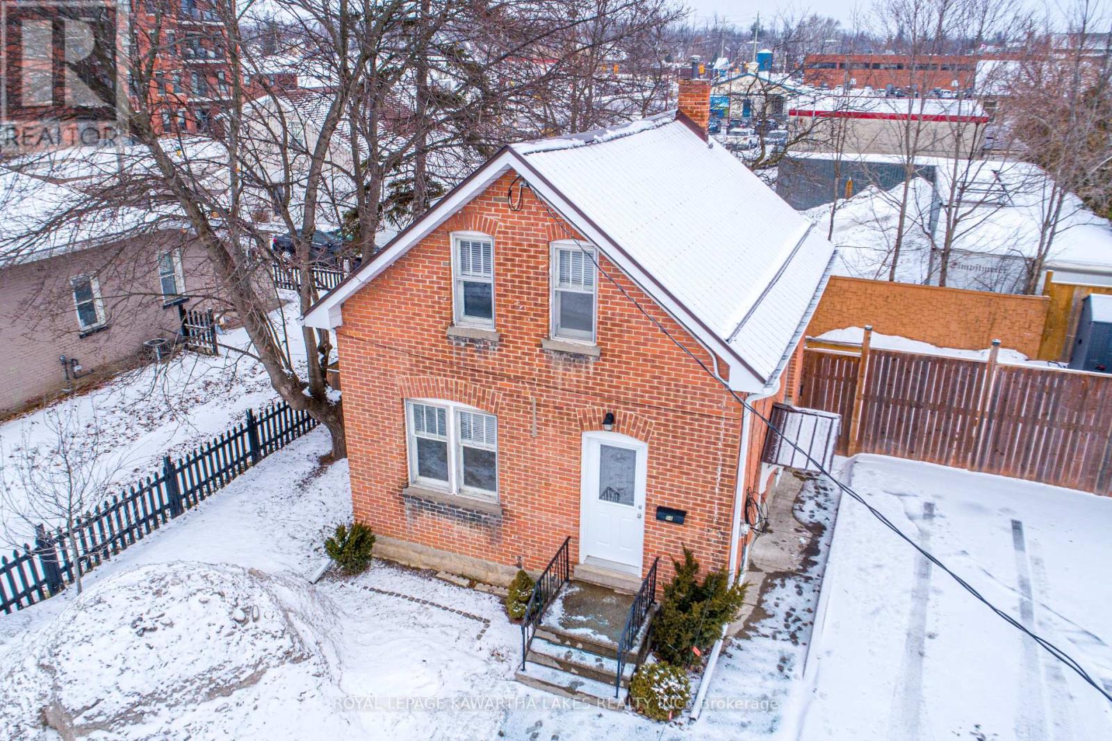 54 Glenelg Street W, Kawartha Lakes, Ontario  K9V 2V2 - Photo 4 - X12691070