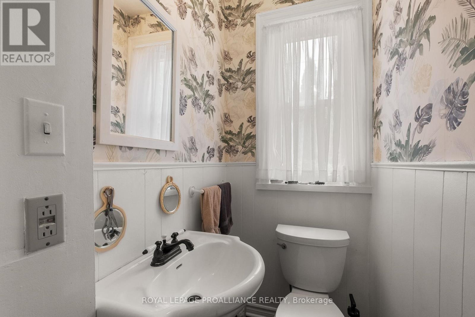 383 Mathew Street, Cobourg, Ontario  K9A 3E6 - Photo 11 - X12691192