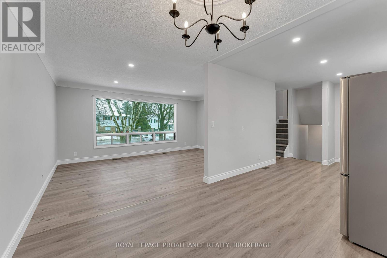 1080 Hudson Drive, Kingston, Ontario  K7M 5L1 - Photo 11 - X12690954