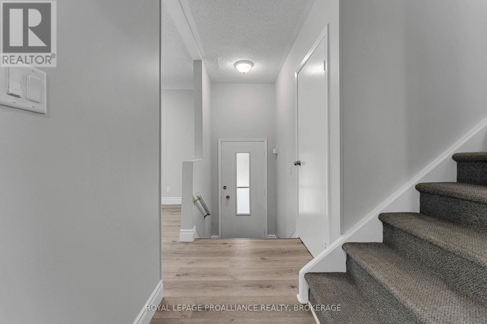 1080 Hudson Drive, Kingston, Ontario  K7M 5L1 - Photo 4 - X12690954