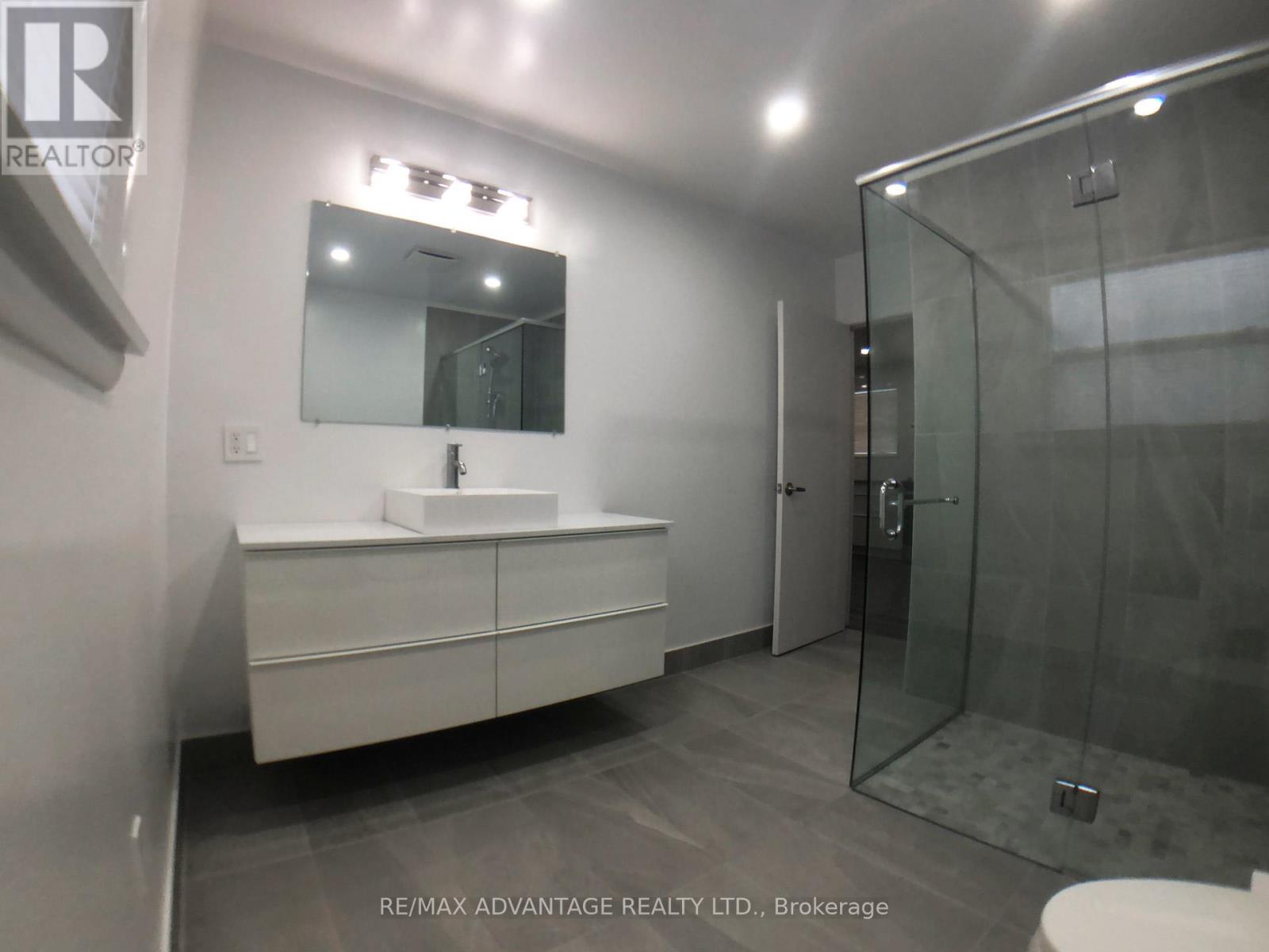 206-208 Barry Place, London North, Ontario  N6H 1K1 - Photo 10 - X12691046