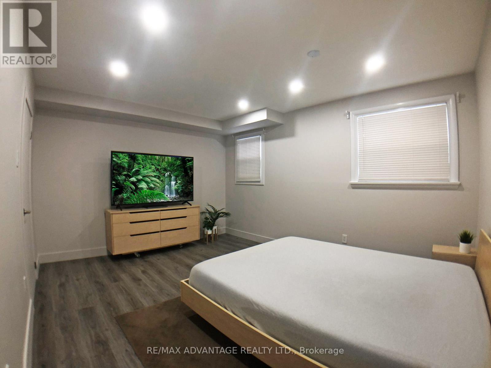 206-208 Barry Place, London North, Ontario  N6H 1K1 - Photo 18 - X12691046