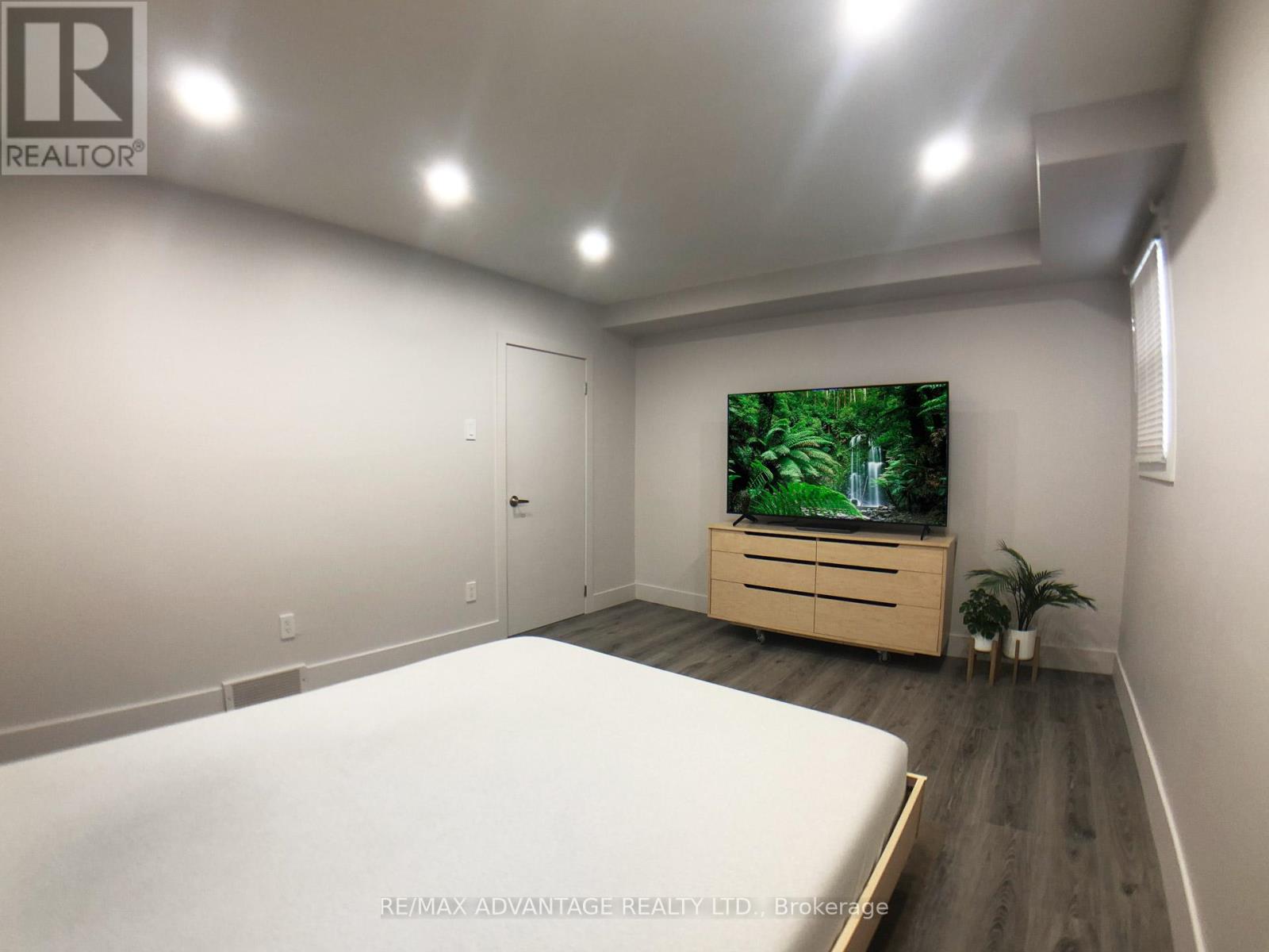 206-208 Barry Place, London North, Ontario  N6H 1K1 - Photo 19 - X12691046