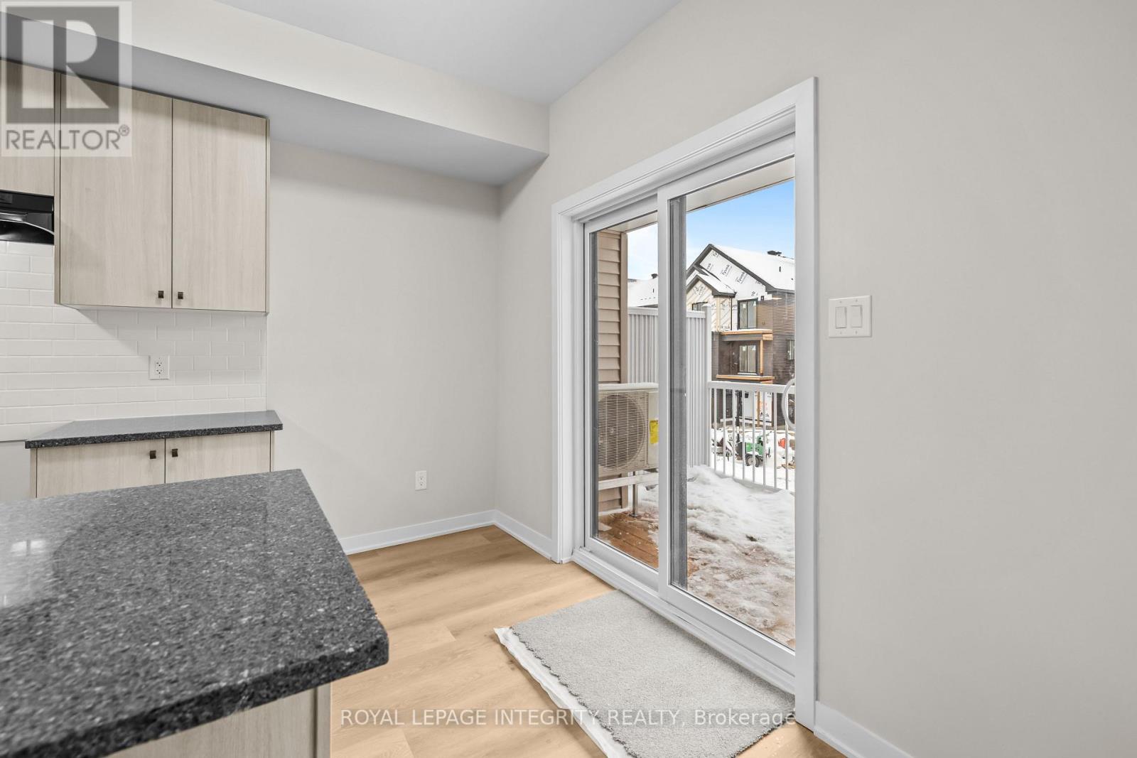 812 Demulcent Lane, Ottawa, Ontario  K2W 0N9 - Photo 11 - X12690962