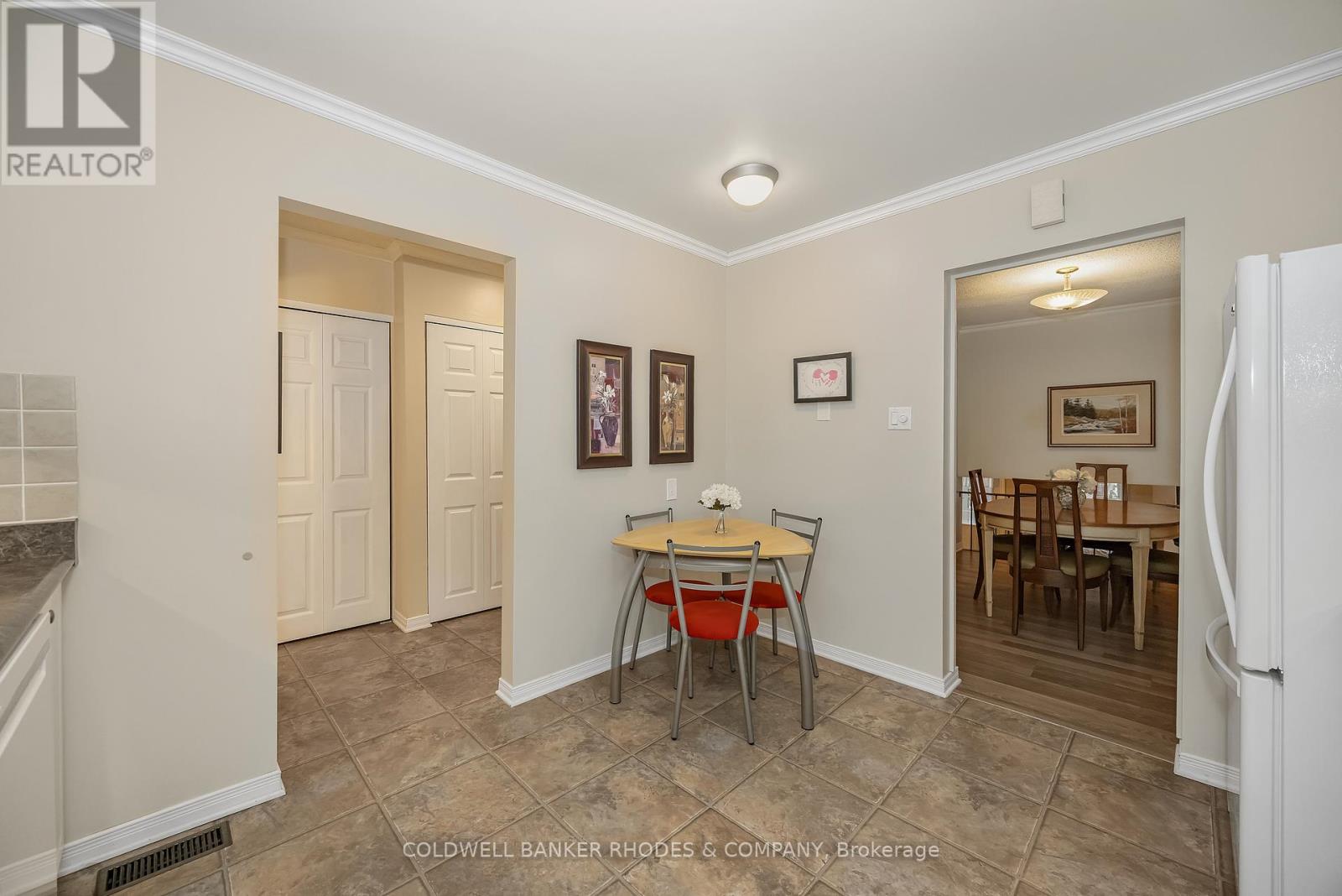 4 Almond Lane, Ottawa, Ontario  K2L 3T2 - Photo 11 - X12691040