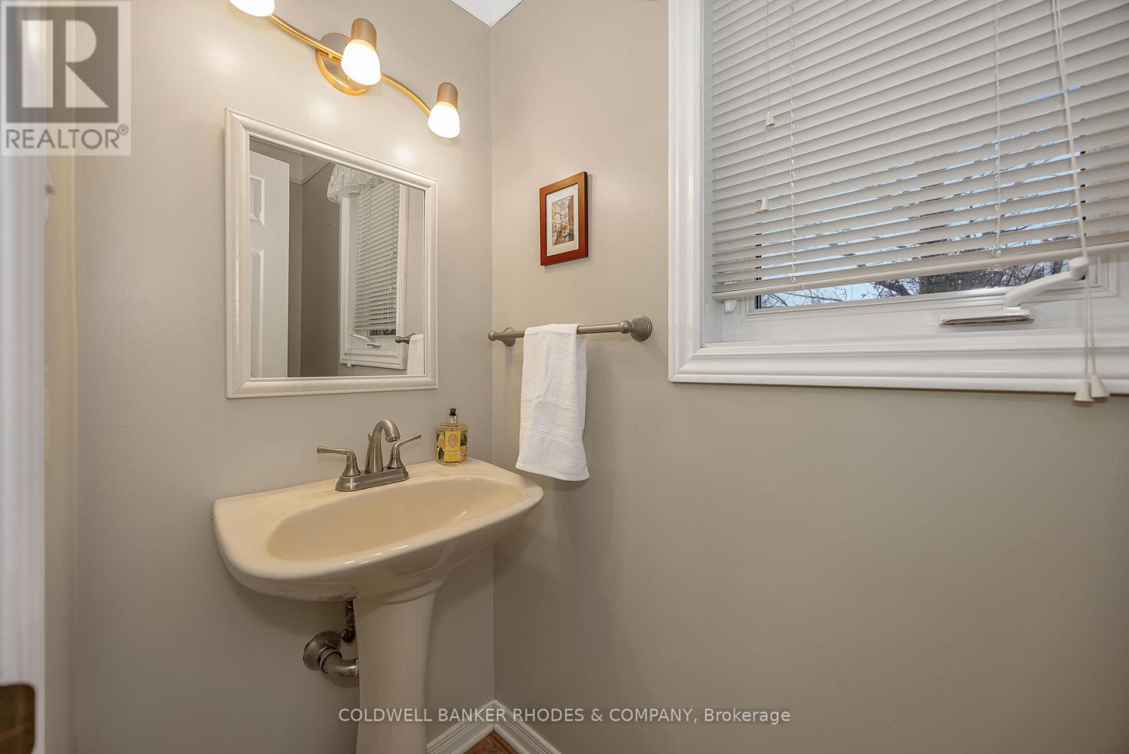 4 Almond Lane, Ottawa, Ontario  K2L 3T2 - Photo 14 - X12691040