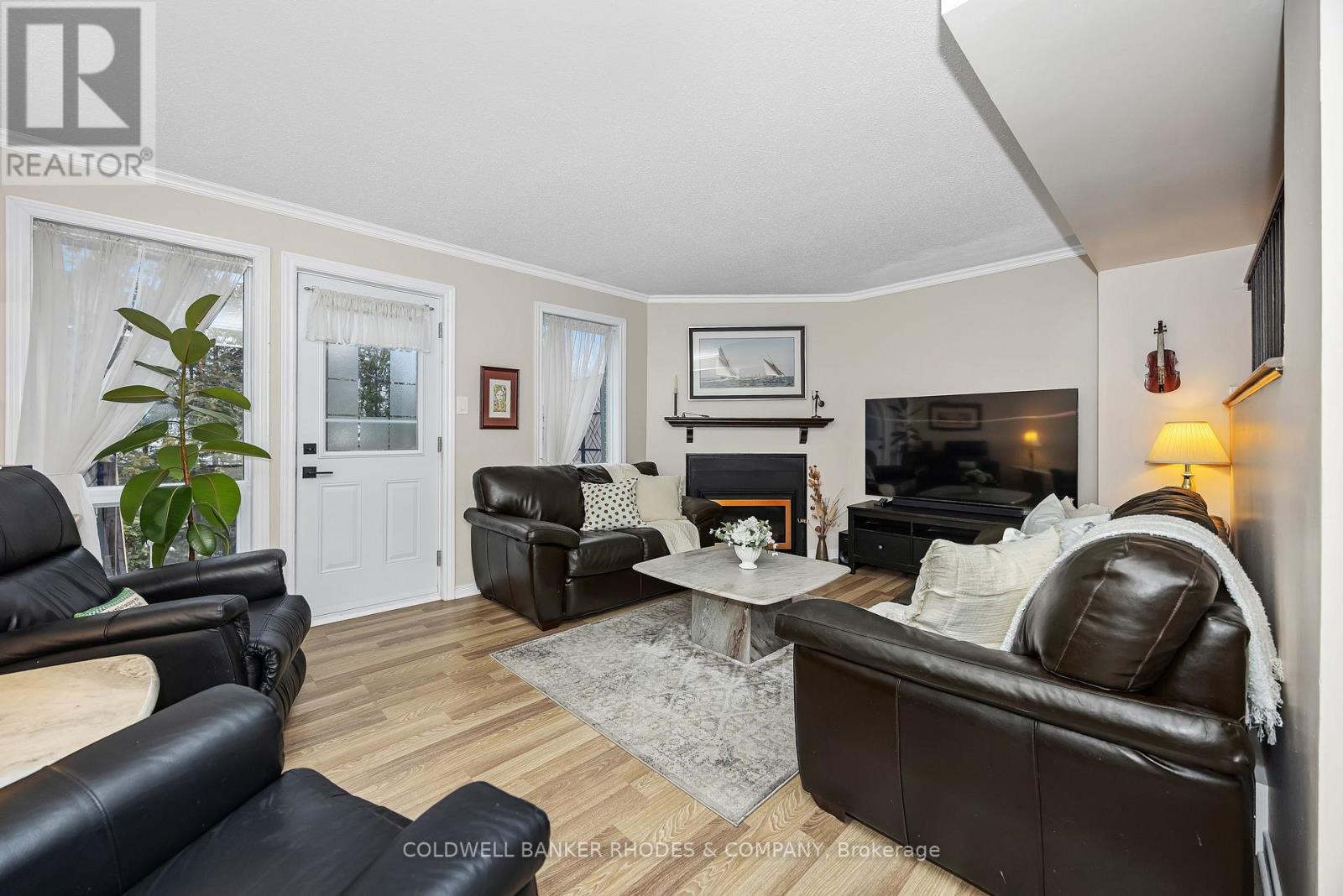 4 Almond Lane, Ottawa, Ontario  K2L 3T2 - Photo 5 - X12691040