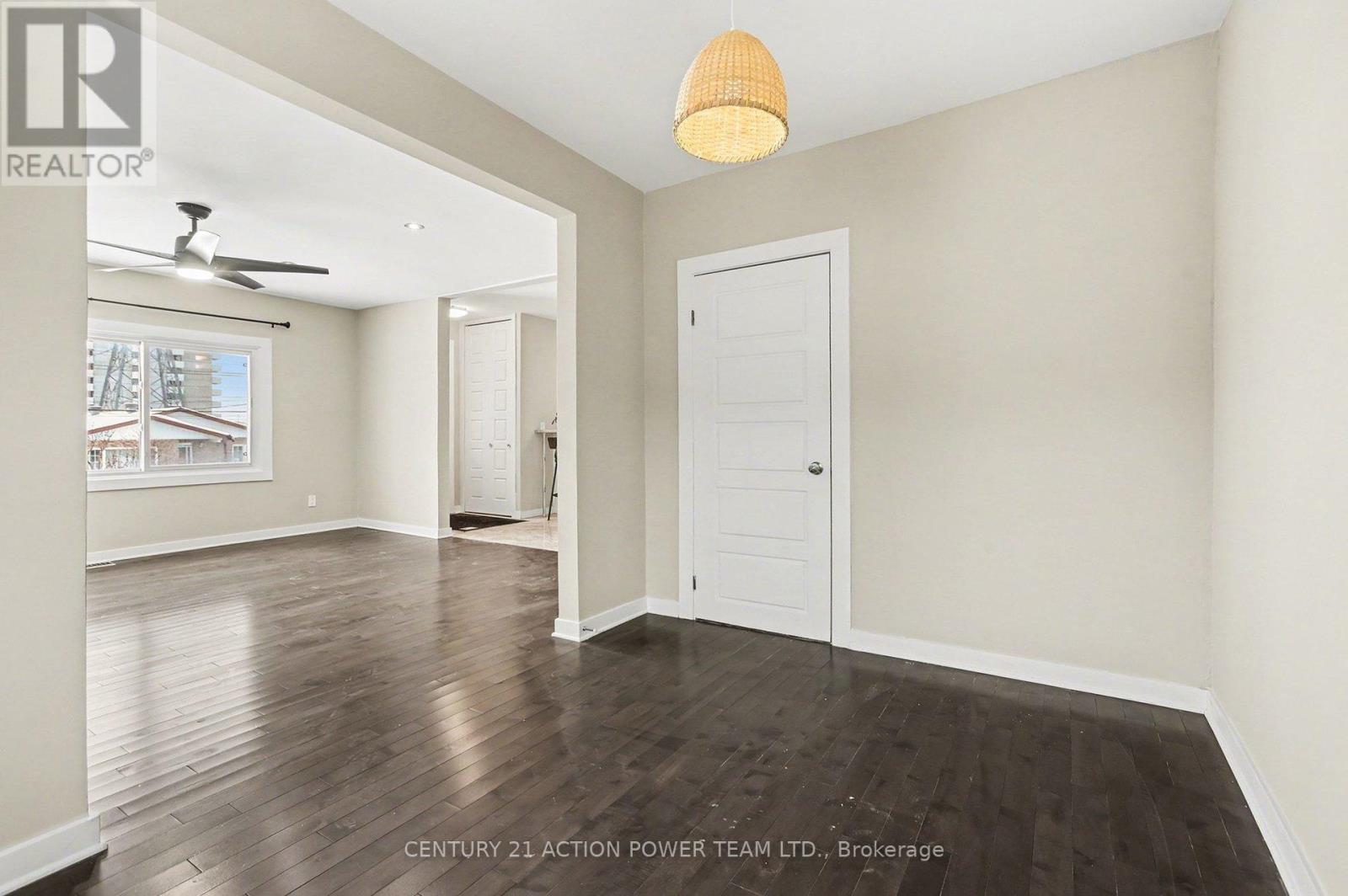 A - 1221 Kitchener Avenue, Ottawa, Ontario  K1V 6W4 - Photo 13 - X12691084