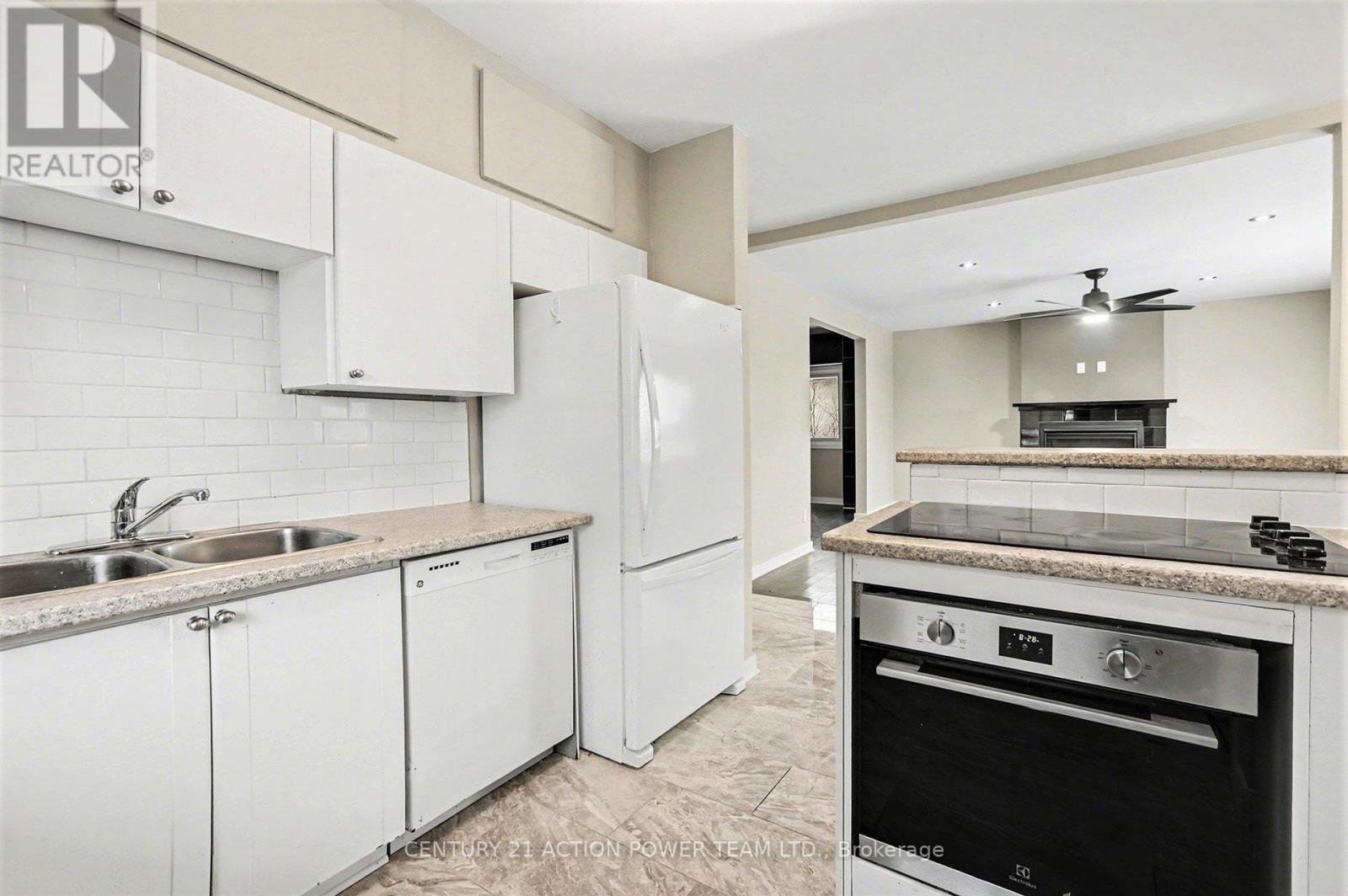 A - 1221 Kitchener Avenue, Ottawa, Ontario  K1V 6W4 - Photo 6 - X12691084