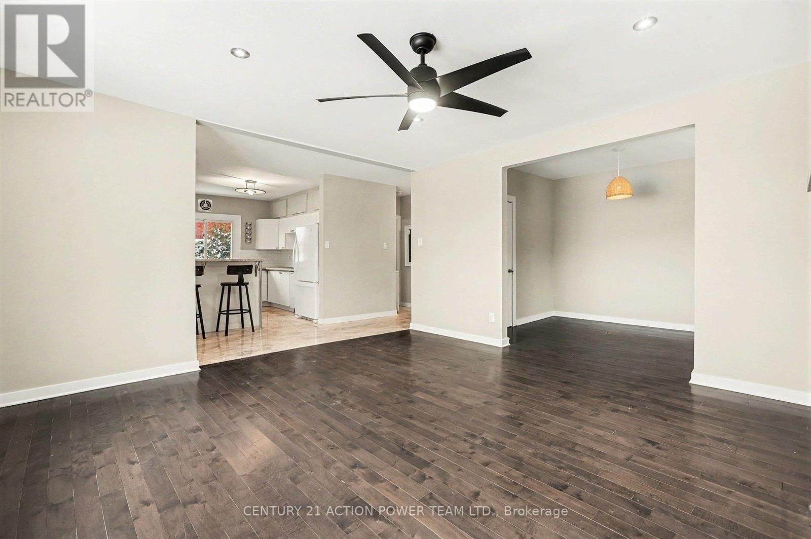 A - 1221 Kitchener Avenue, Ottawa, Ontario  K1V 6W4 - Photo 9 - X12691084