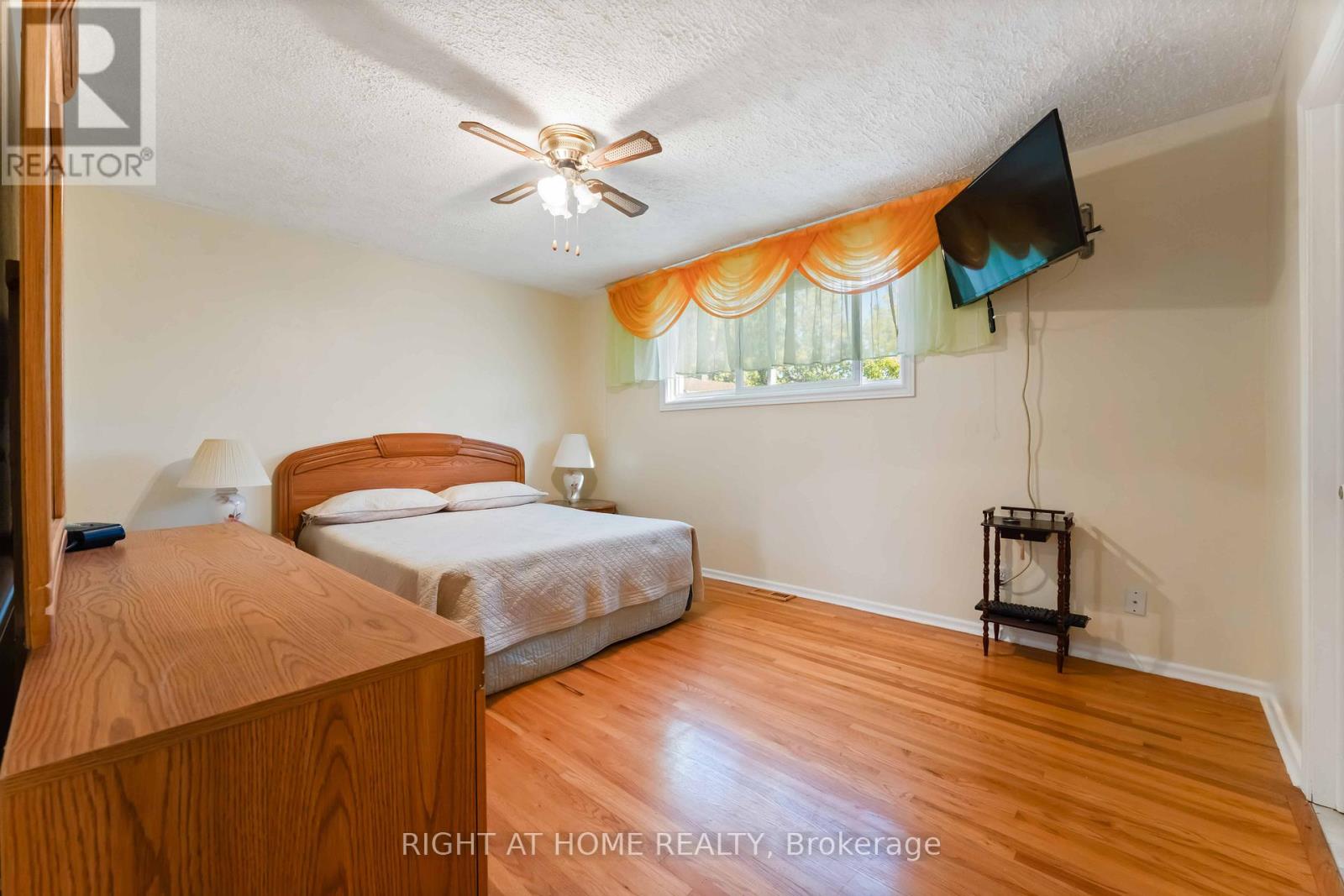 2221 Circle Place, Ottawa, Ontario  K1G 3E2 - Photo 22 - X12691174