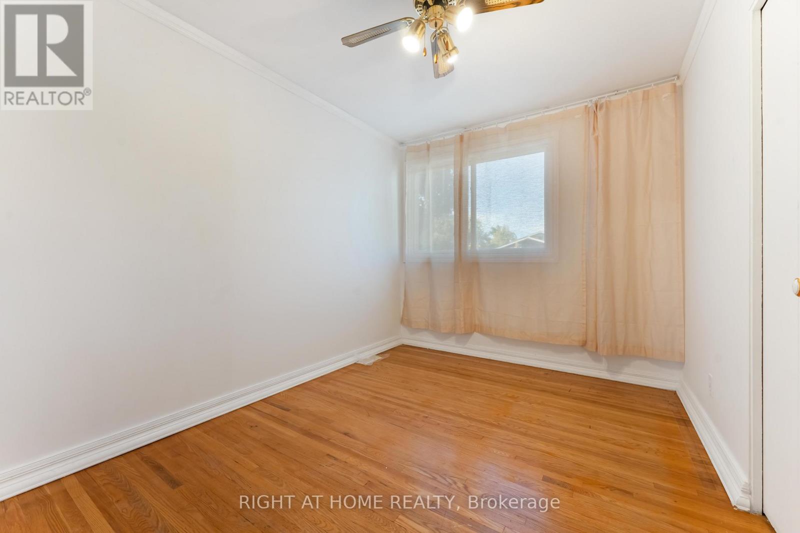 2221 Circle Place, Ottawa, Ontario  K1G 3E2 - Photo 24 - X12691174