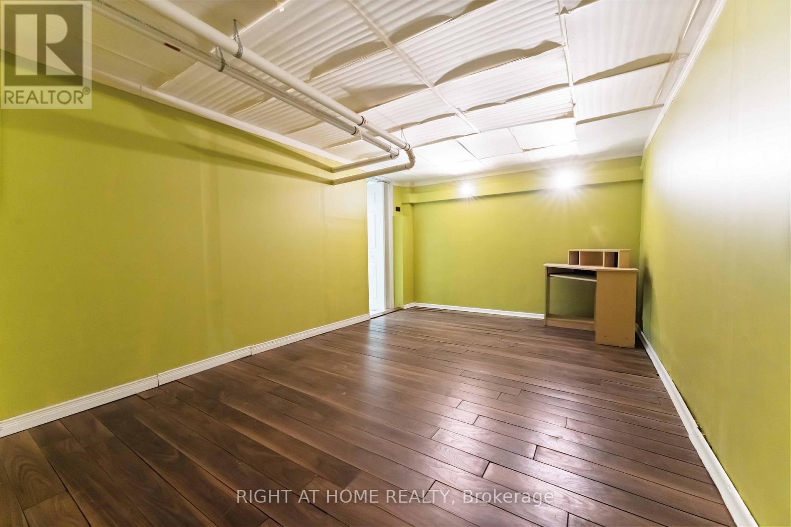 2221 Circle Place, Ottawa, Ontario  K1G 3E2 - Photo 32 - X12691174