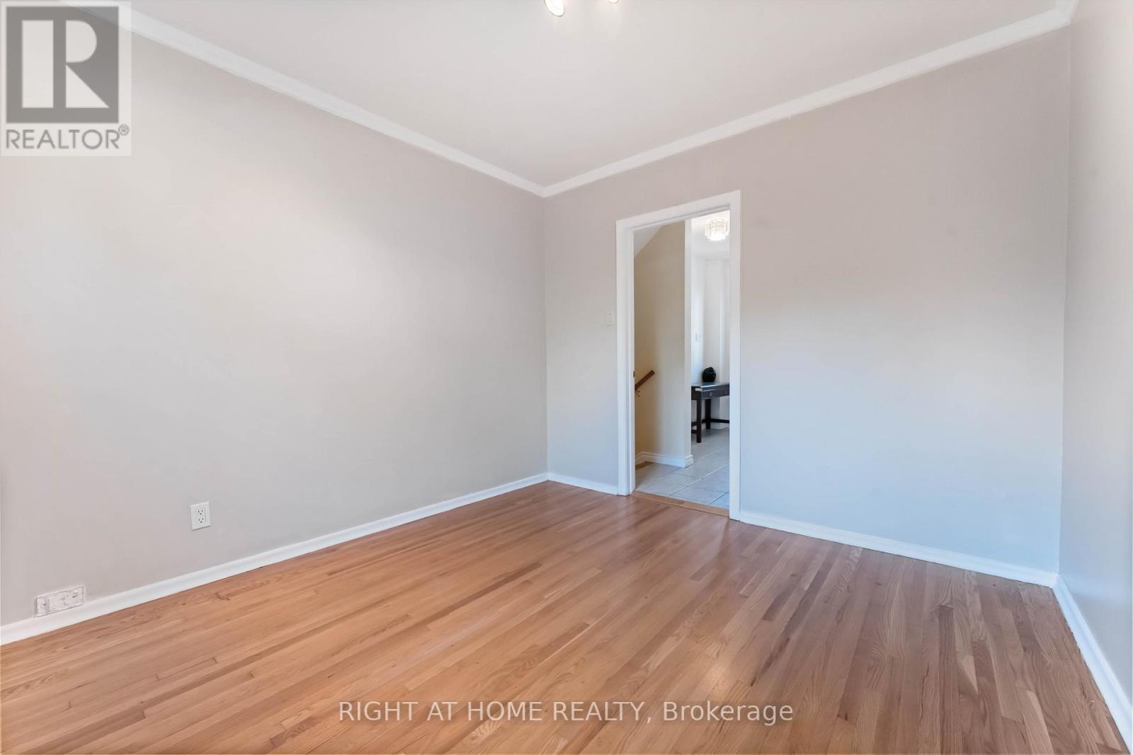 2221 Circle Place, Ottawa, Ontario  K1G 3E2 - Photo 34 - X12691174