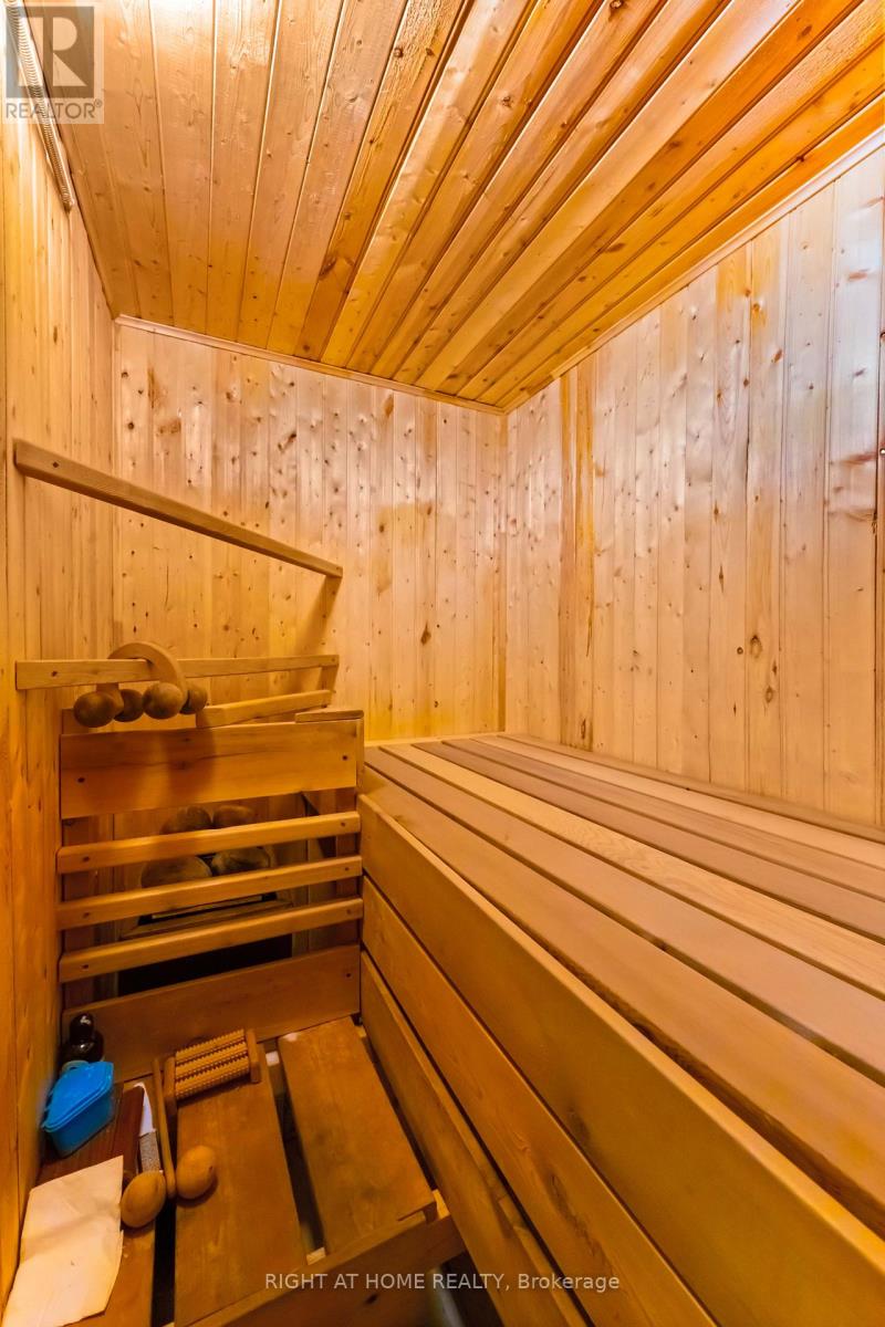 2221 Circle Place, Ottawa, Ontario  K1G 3E2 - Photo 37 - X12691174