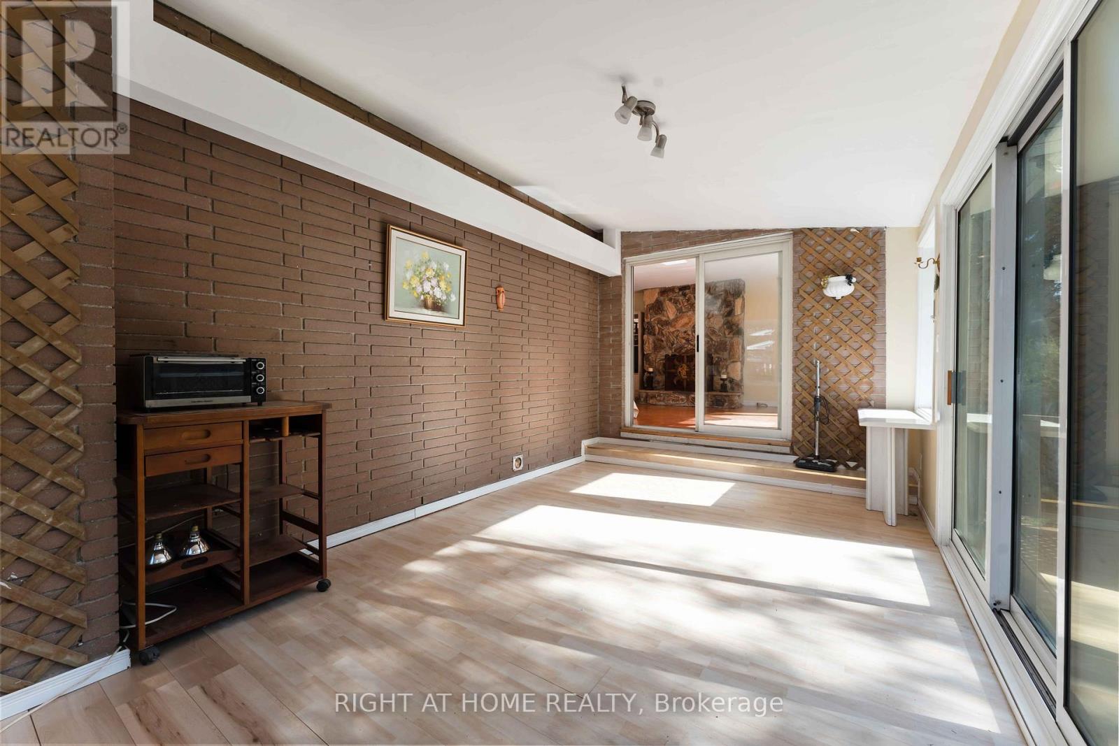 2221 Circle Place, Ottawa, Ontario  K1G 3E2 - Photo 41 - X12691174