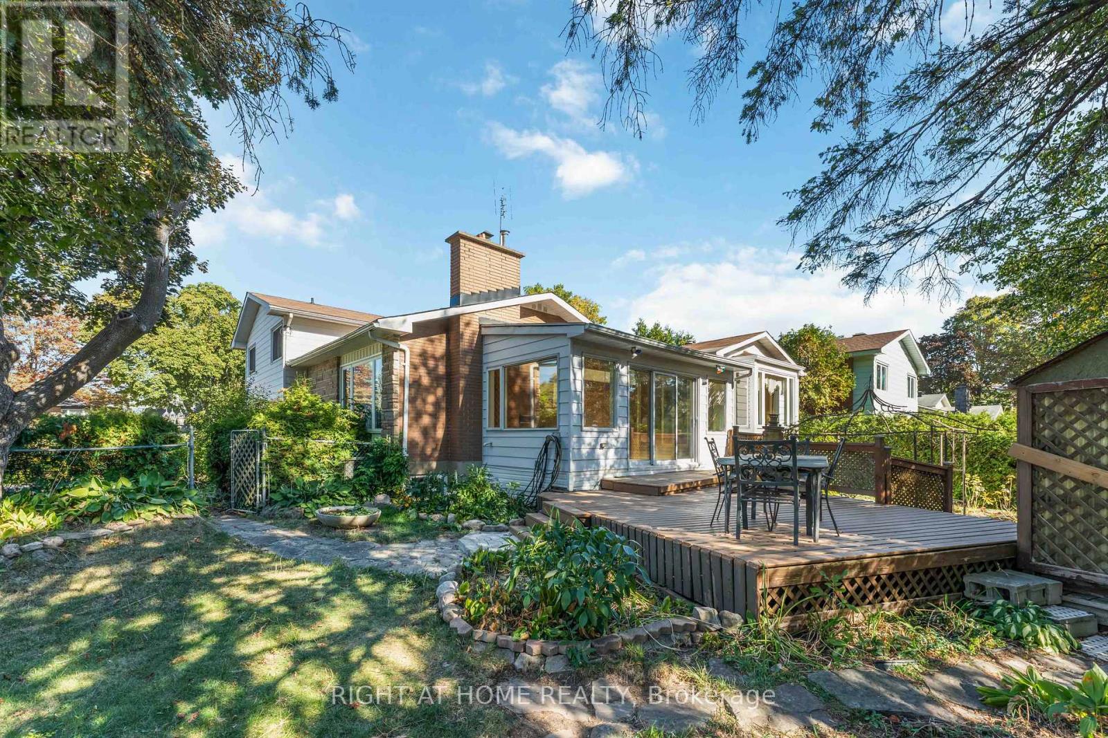 2221 Circle Place, Ottawa, Ontario  K1G 3E2 - Photo 47 - X12691174