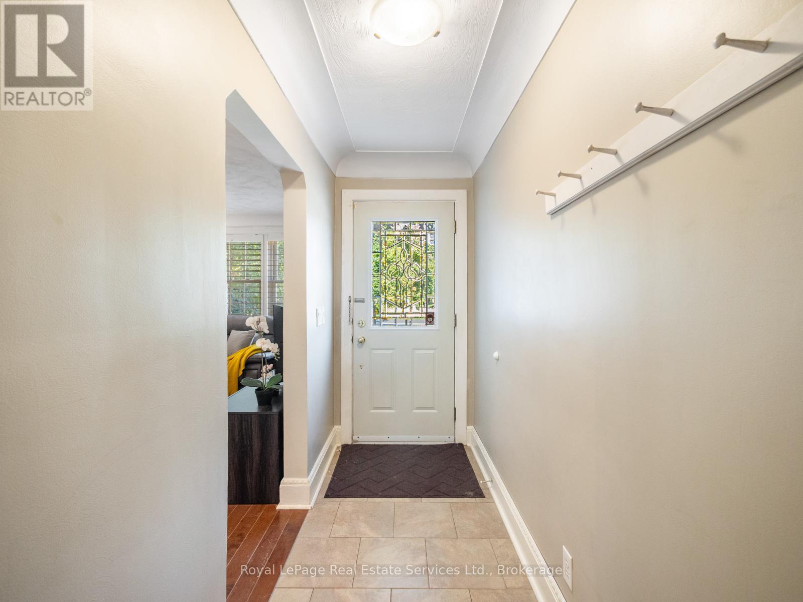 938 King Road, Burlington, Ontario  L7T 3L3 - Photo 11 - W12691044