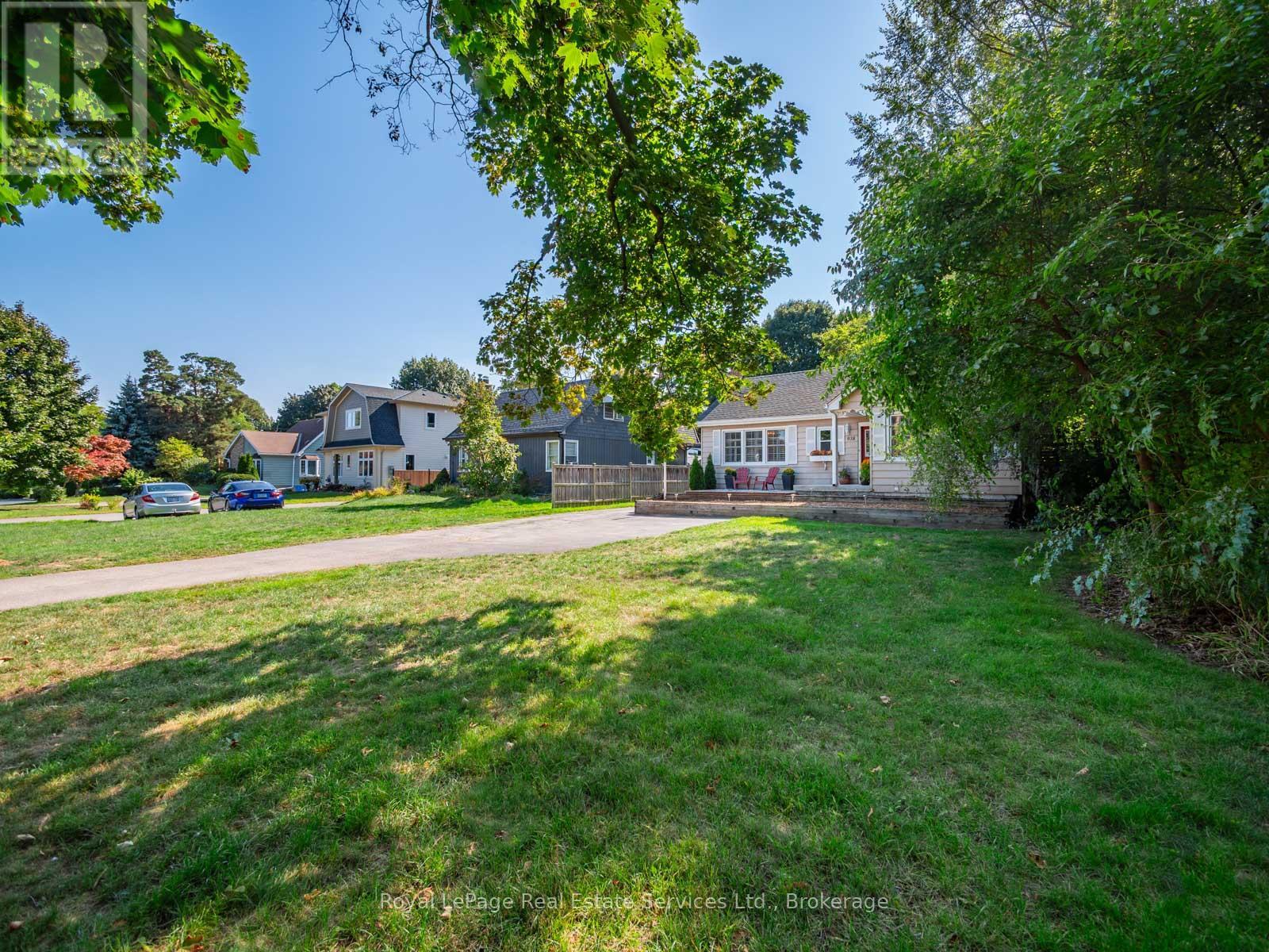 938 King Road, Burlington, Ontario  L7T 3L3 - Photo 4 - W12691044