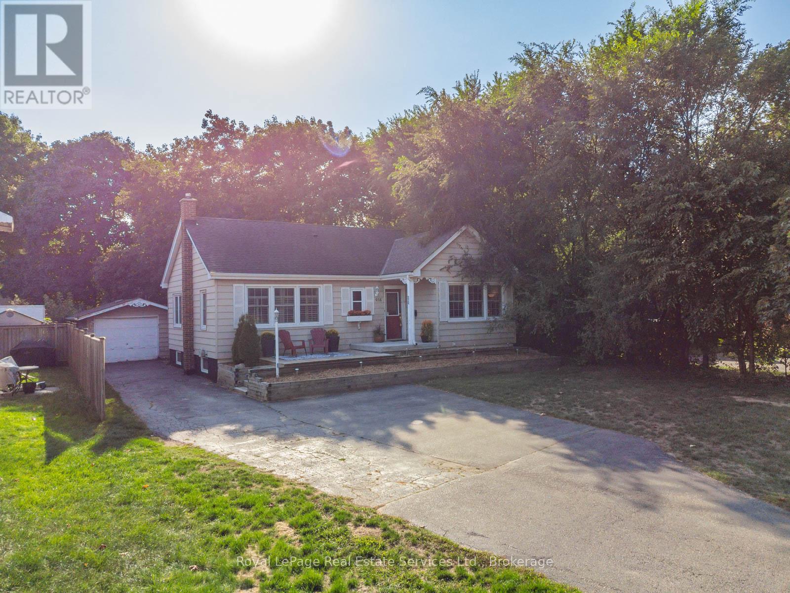 938 King Road, Burlington, Ontario  L7T 3L3 - Photo 42 - W12691044