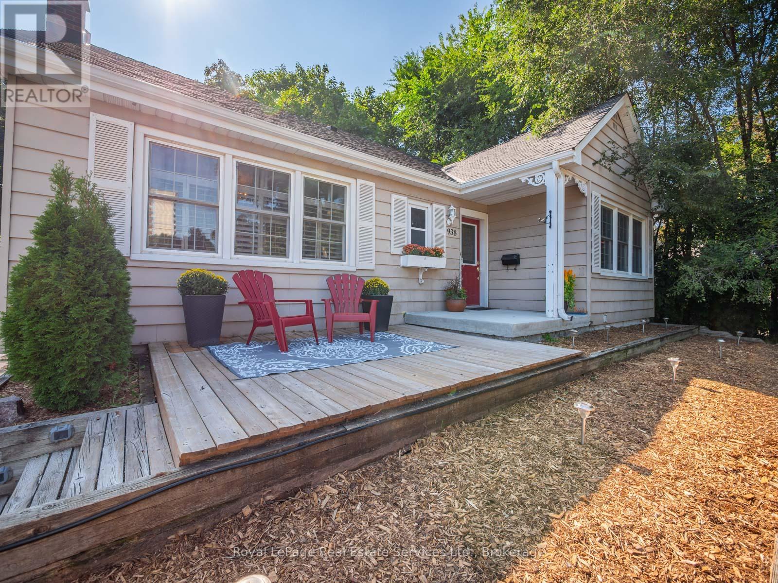 938 King Road, Burlington, Ontario  L7T 3L3 - Photo 6 - W12691044