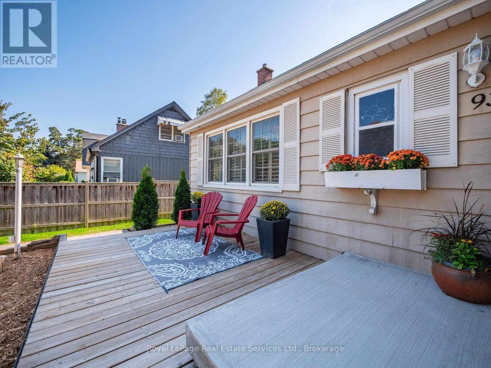 938 King Road, Burlington, Ontario  L7T 3L3 - Photo 9 - W12691044