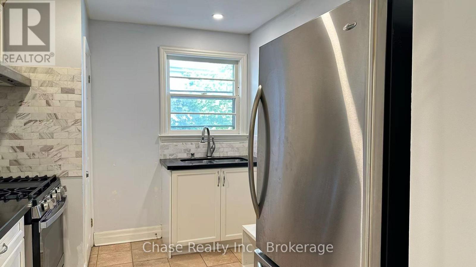 402 Guelph Line, Burlington, Ontario  L7R 3L4 - Photo 12 - W12691120