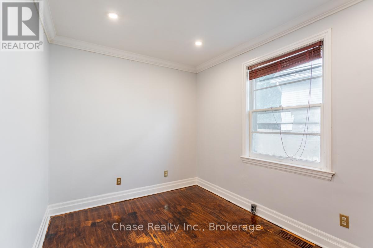 402 Guelph Line, Burlington, Ontario  L7R 3L4 - Photo 5 - W12691120