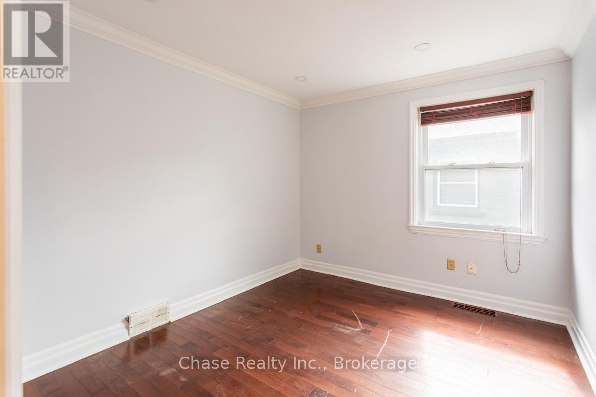 402 Guelph Line, Burlington, Ontario  L7R 3L4 - Photo 8 - W12691120