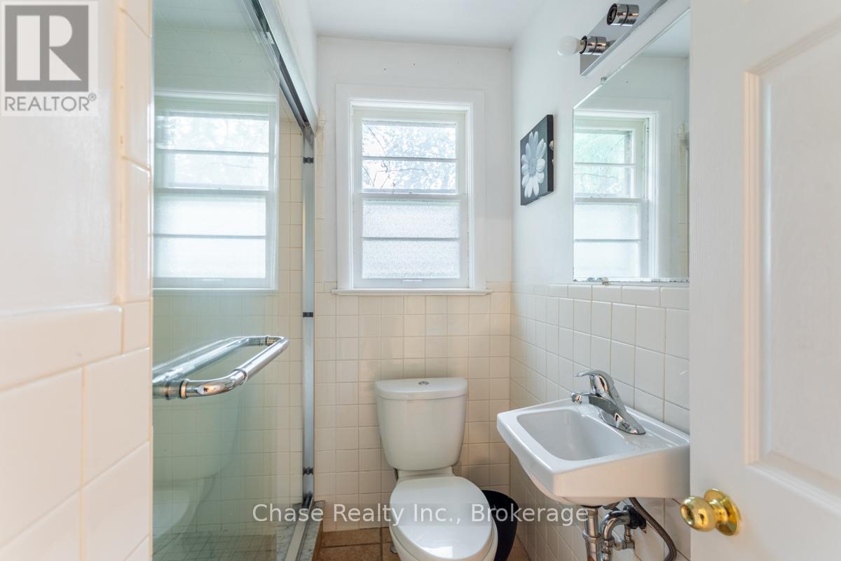 402 Guelph Line, Burlington, Ontario  L7R 3L4 - Photo 9 - W12691120