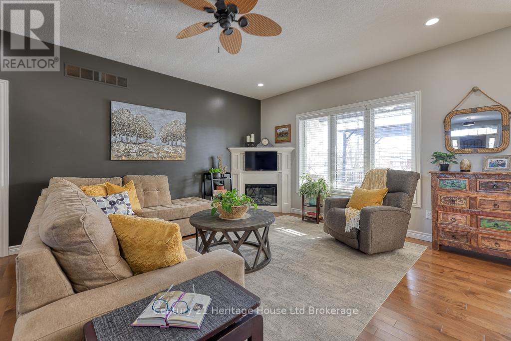 57 Fuller Drive, Ingersoll, Ontario  N5C 4H4 - Photo 5 - X12691156