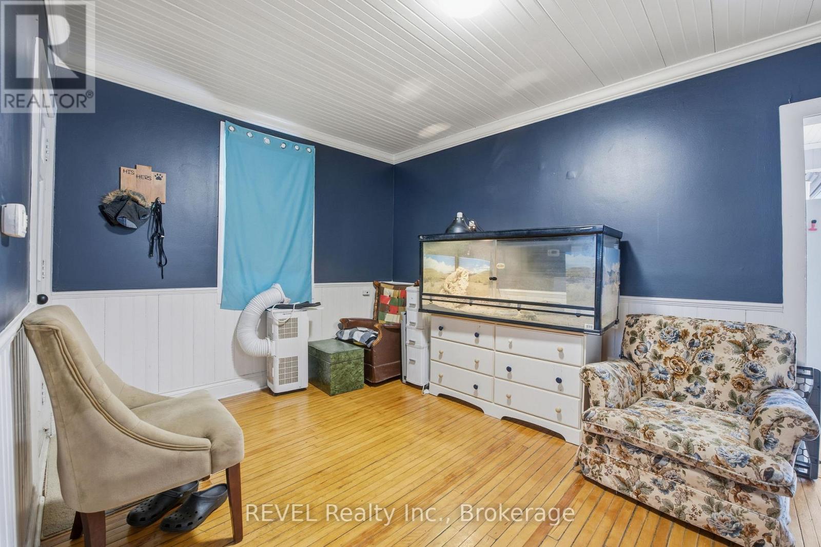 61 Patricia Street, Thorold, Ontario  L2V 3V9 - Photo 11 - X12691050