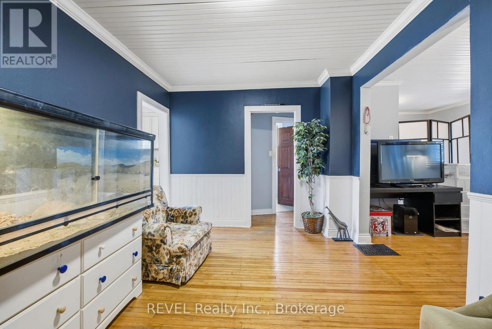 61 Patricia Street, Thorold, Ontario  L2V 3V9 - Photo 12 - X12691050