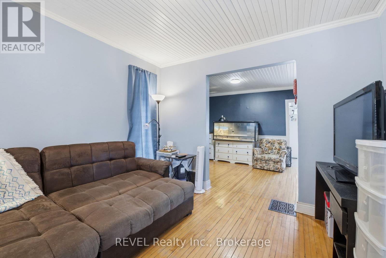 61 Patricia Street, Thorold, Ontario  L2V 3V9 - Photo 9 - X12691050